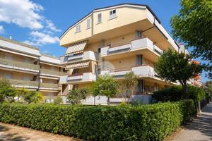 3 LOCALI A ALBA ADRIATICA
