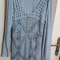 Maglione grigio ricamato