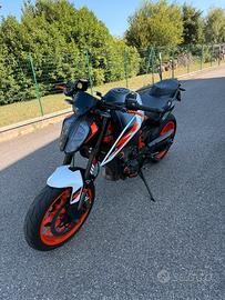 Ktm duke 890-r