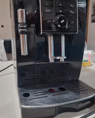 Macchina da caffè De'Longhi ECAM 23.125.B revision
