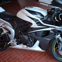 Honda CBR 600RR 2007 da vetrina !!!
