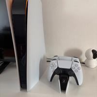Play station 5 Digital + 2 controller + supporto