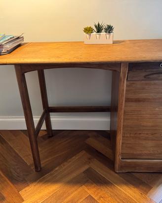 Scrivania in legno per bambini 80€