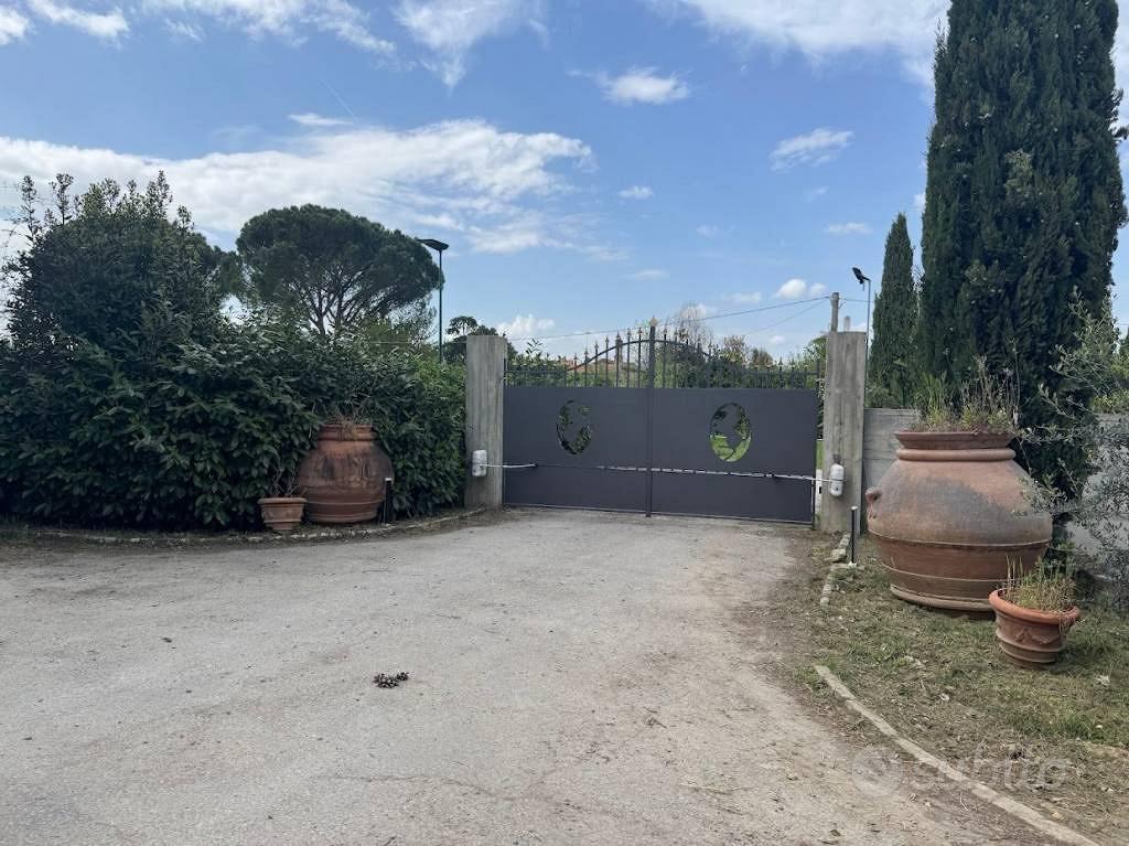 Casa indipendente di 270 m² con 5 locali a Firenze