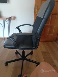 Sedia da ufficio ergonomica nera