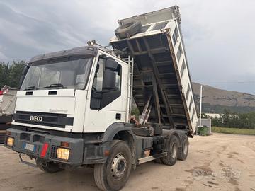 Iveco Eurotrakker 370 cv 3 assi con rimorchiabile 