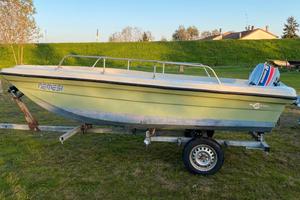 Barca in vetroresina da fiume