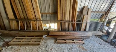 Antica scala a pioli in legno