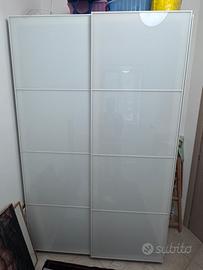 Armadio e divano letto in pelle in Sampierdarena