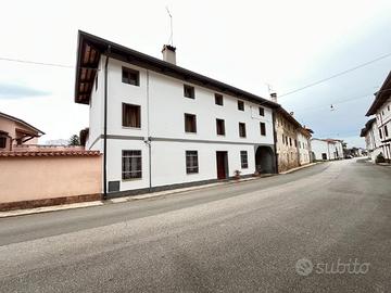 LUMONOSA CASA DAGLI AMPI SPAZI E GIARDINO