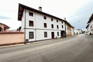 LUMONOSA CASA DAGLI AMPI SPAZI E GIARDINO