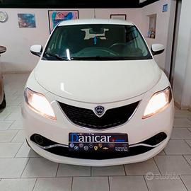 Lancia Ypsilon 0.9 TwinAir 85 CV 5 porte Metano Ec