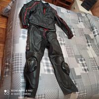 tuta in pelle