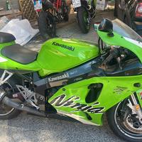 Kawasaki ZX7R 1999
