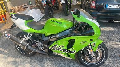 Kawasaki ZX7R 1999