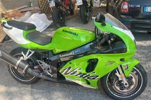 Kawasaki ZX7R 1999