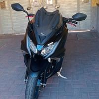 Kymco AK 500 