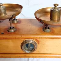 antica bilancia anni 30-40 punzonata 