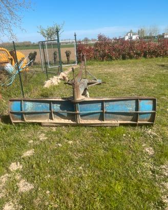 lama per trattore e forca per balloni