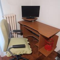 scrivania cameretta e sedia ufficio 