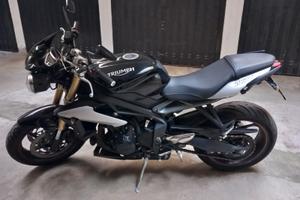 Moto Triumph Street Triple 675