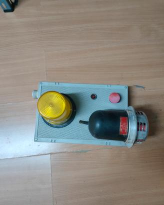 lampeggiante con sirena 220w