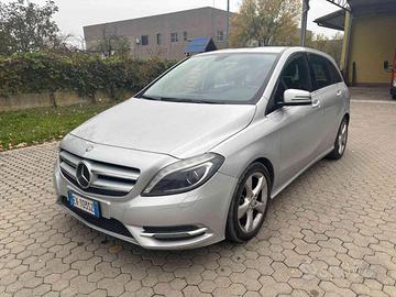 MERCEDES-BENZ B 200 CDI CAMBIO MANUALE