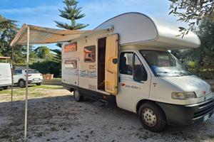 Camper AUTONOMO pannello solare e serbatoio acqua