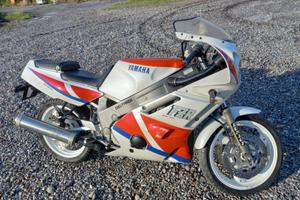 Yamaha FZR 600 Genesis