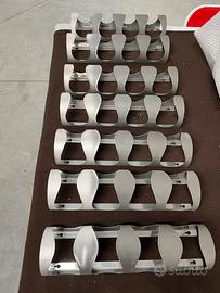 Portabottiglie da parete in acciaio spazzolato