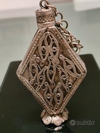 Contenitore per il Kohl in lega d'argento. 