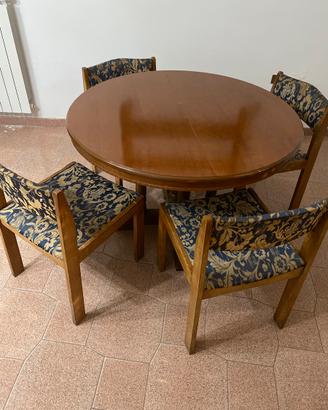Tavolo rotondo allungabile con 4 sedie