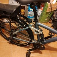 bicicletta elettrica Decathlon 