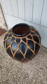 Vaso etnico nero (ceramica con intreccio in cuoio)