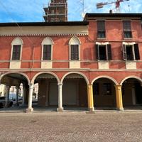 Locale commerciale con abitazione annessa