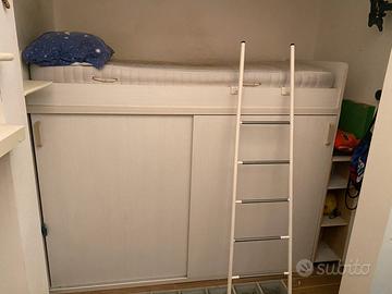 Armadio con letto a castello