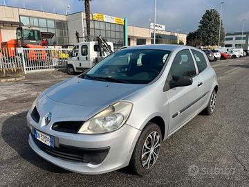 Renault Clio 1.1 3P 4U PACK