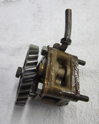 Pompa olio aermacchi 175