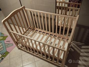 Lettino in legno con cassetto
