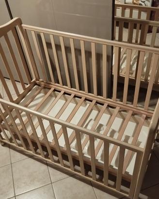 Lettino in legno con cassetto