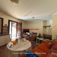 Casa, Campofelice di Roccella.