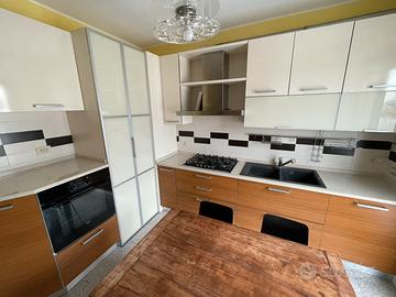 Cucina completa + sala + mobile bagno