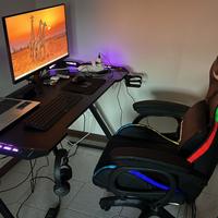 Sedia e scrivania gaming