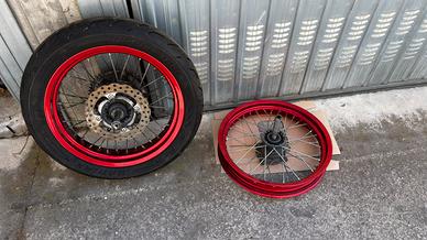 Cerchi motard rossi Husqvarna 125 4T 2008 + gomme