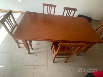  tavolo con 6 sedie 