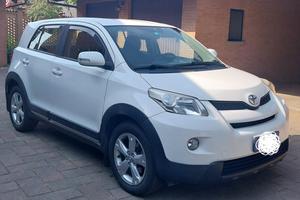 TOYOTA URBAN CRUISER + SET CERCHI/GOMME