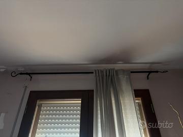 Bastone tenda in ferro nero. 180 cm. 2 tende omagg