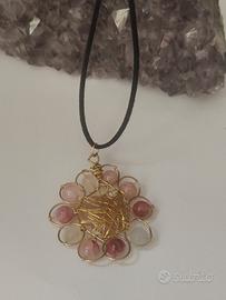collana in pietra rosa con cuore cordino velluto 