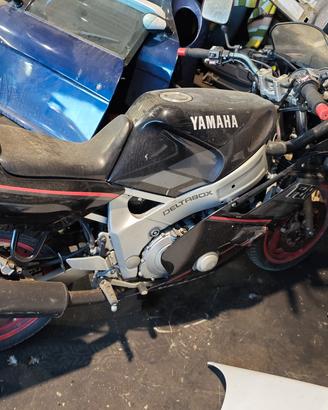 Yamaha FZR 600 Genesis 
