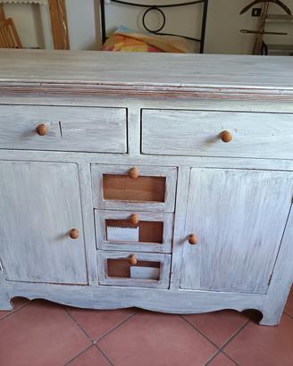 Comò in legno